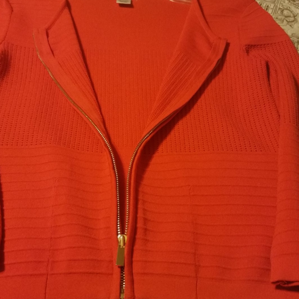 Cache Red Sweater - Picture 7 of 8